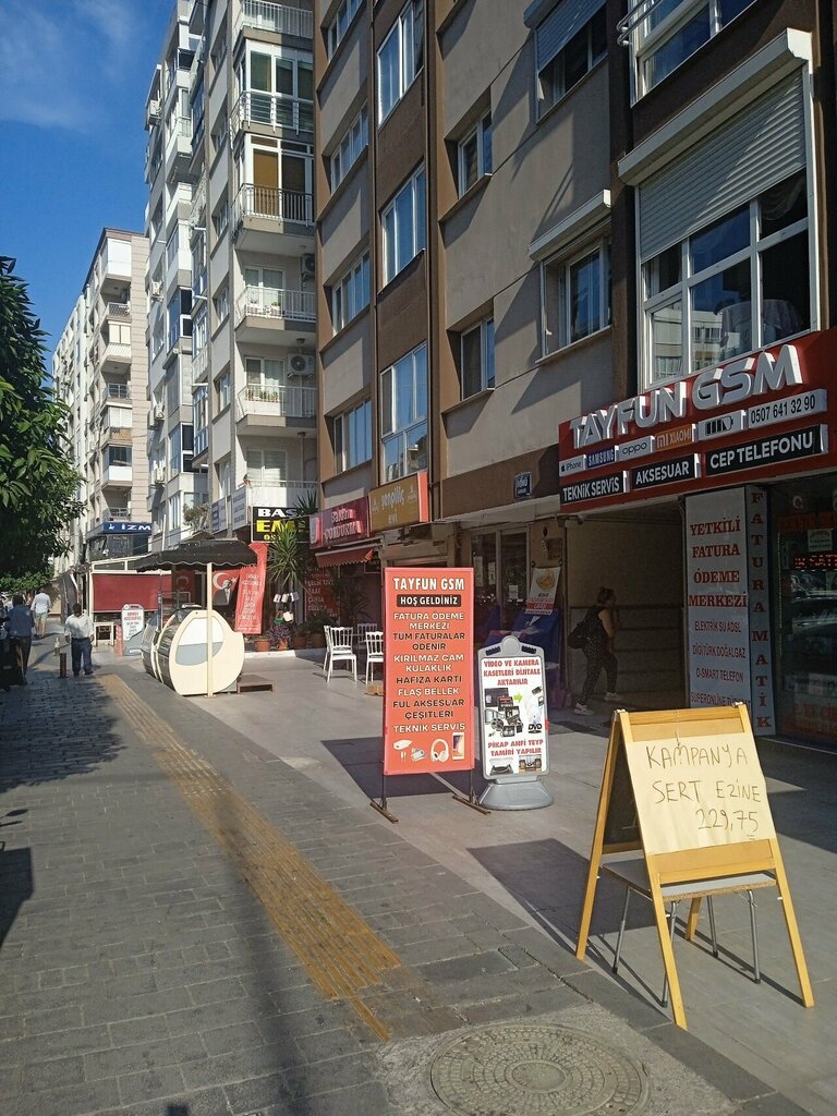 Mobile phone store Tayfun GSM, Izmir, photo