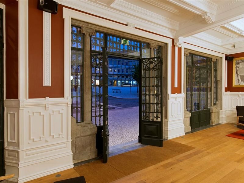 Фото Emaj Guimarães Boutique Hotel