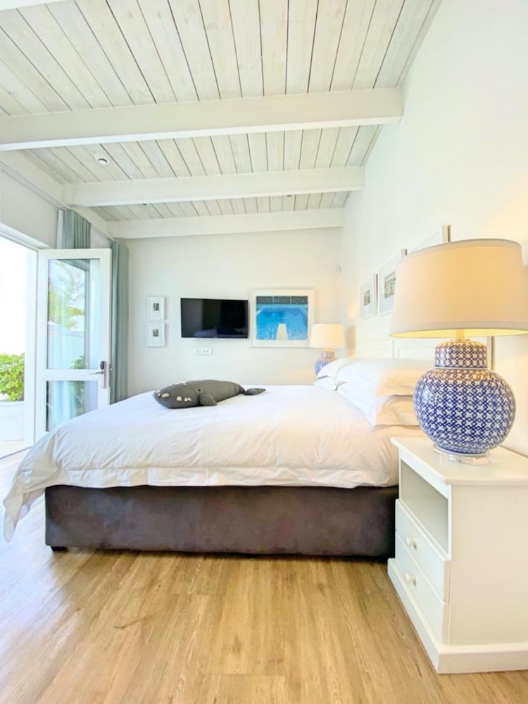 Фото One Marine Drive Boutique Hotel