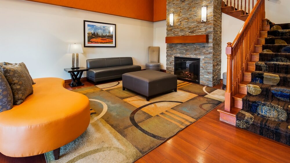 Фото Best Western Executive Inn & Suites