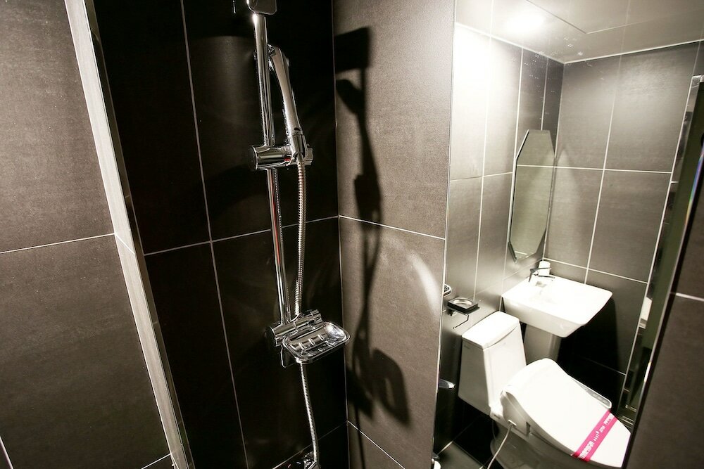 Фото Achasan Station Wall Hotel