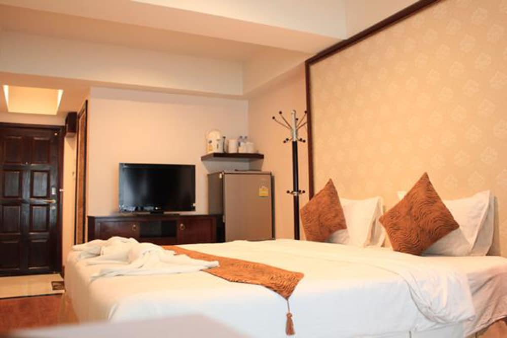 Фото Maleez Lodge Hotel and Restaurant