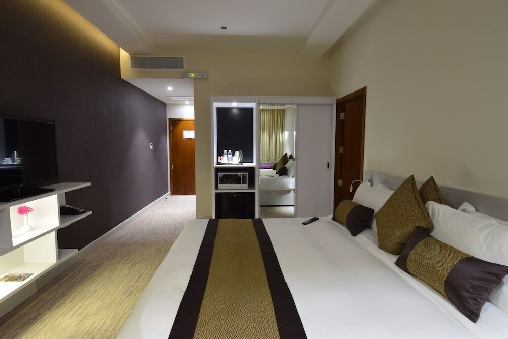 Фото Novotel Suites Riyadh Centre