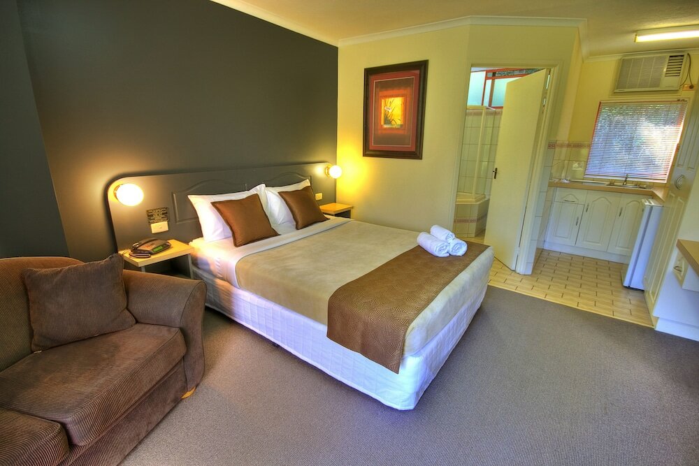 Фото Lorne Coachman Inn