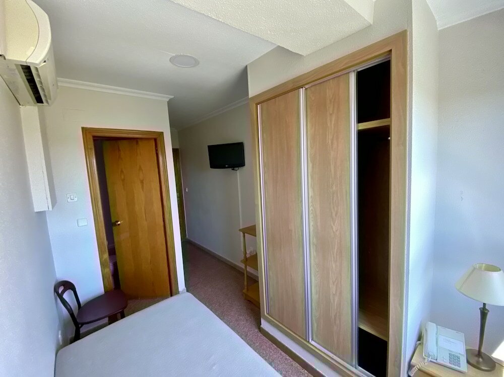 Фото Hostal Pensimar