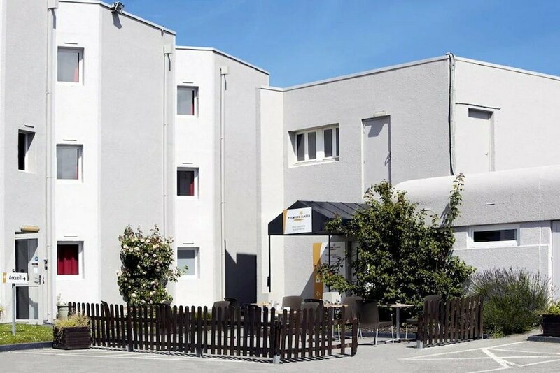Гостиница Premi& xE8; re Classe Calais Centre-Gare в Кале