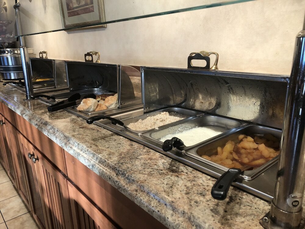 Фото English Inn of Charlottesville