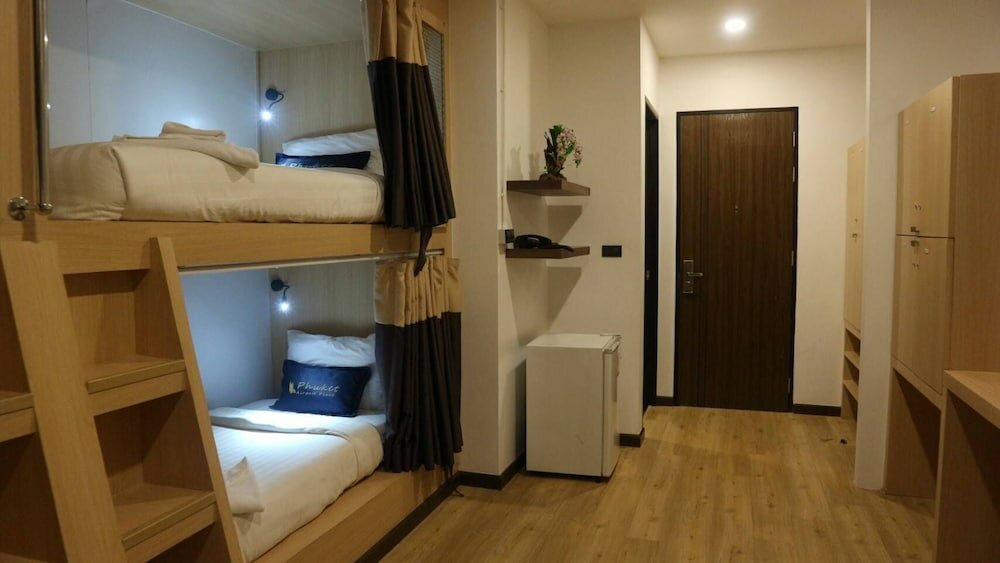 Фото Phuket Airport Place