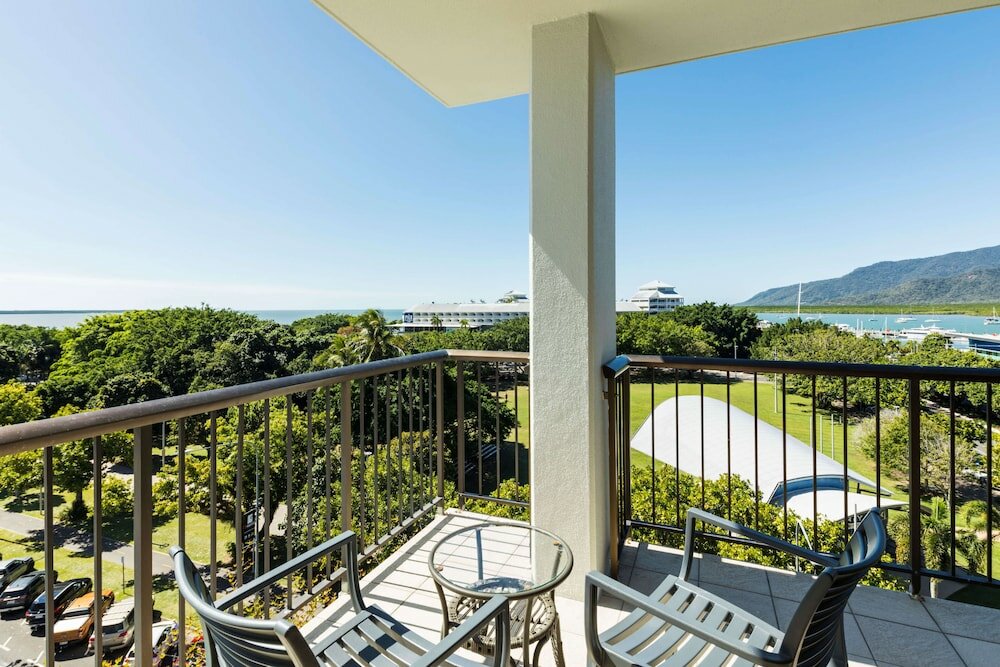 Фото Pacific Hotel Cairns