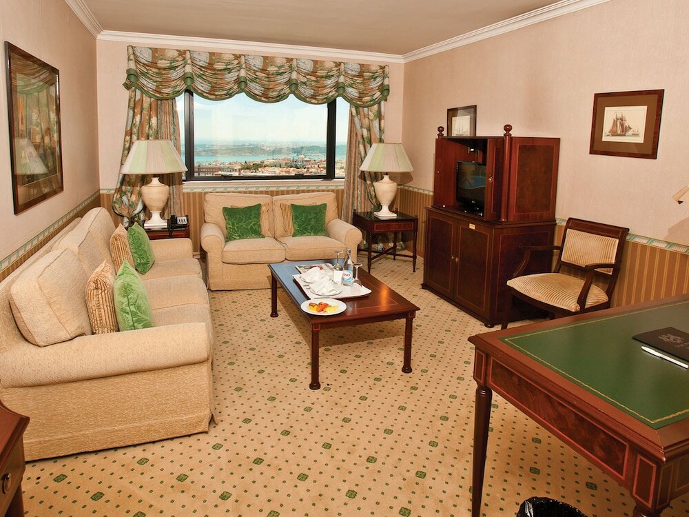 Фото Dom Pedro Lisboa