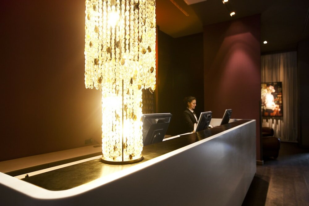 Фото The George Hotel