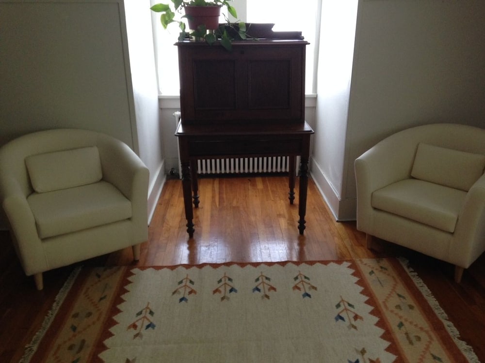 Фото The Red Door B&b