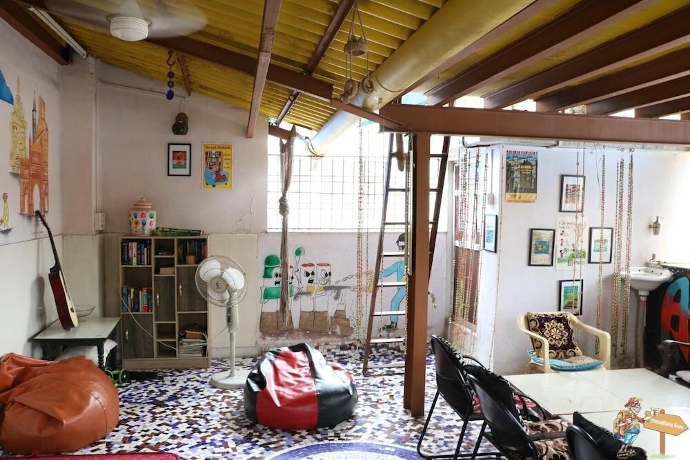 Фото Travellers Inn Mumbai