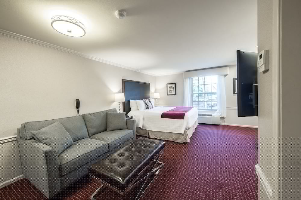 Фото Wingate by Wyndham Bellingham Heritage Inn