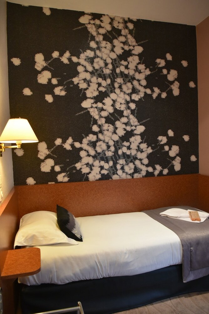 Фото Hôtel Raymond 4 Toulouse