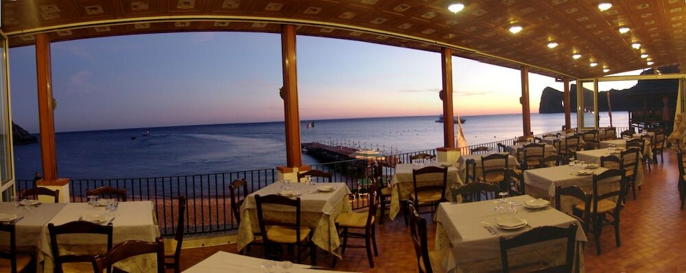 Фото Hotel La Certosa