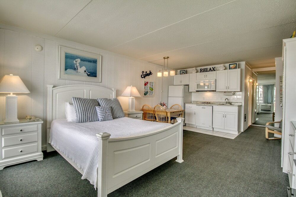 Фото Beachcomber Resort