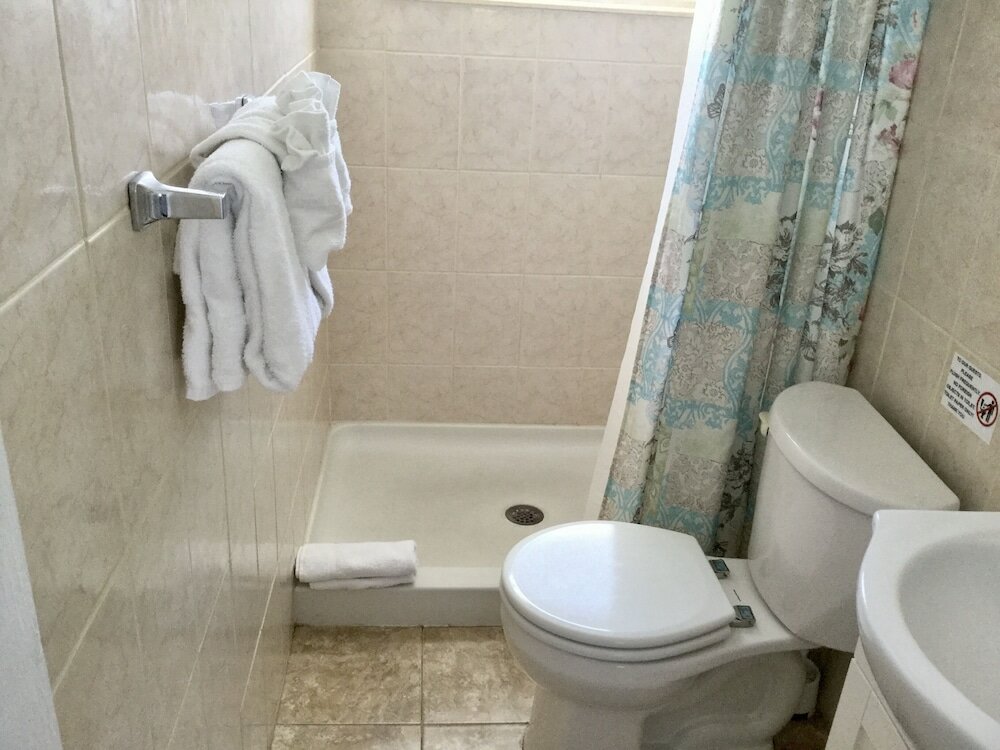 Фото Breakaway Inn