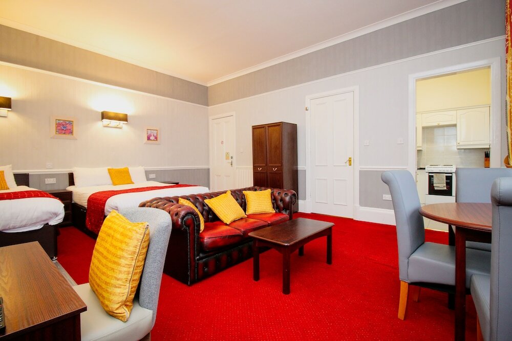 Фото Embassy Apartments