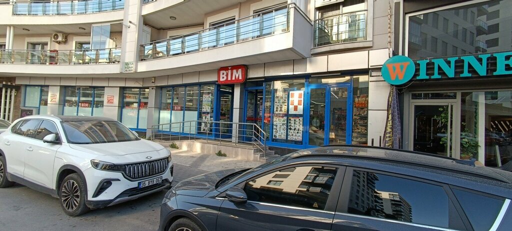 Supermarket Bim, Izmir, photo
