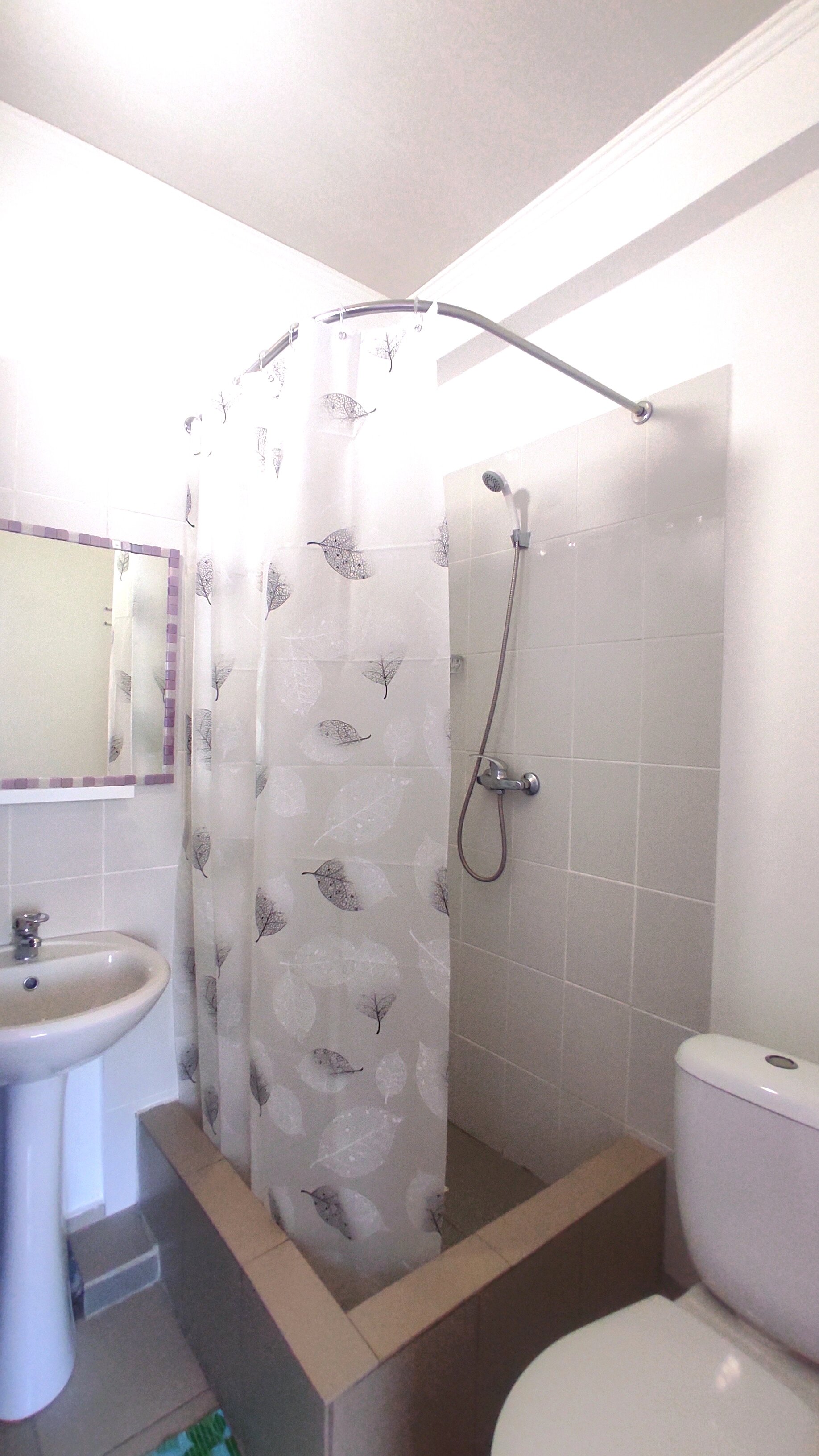 Фото Светлый