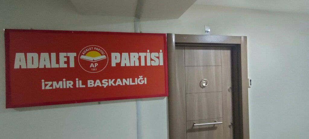 أحزاب سياسية Justice Party Izmir Provincial Presidency ، إزمير، صورة