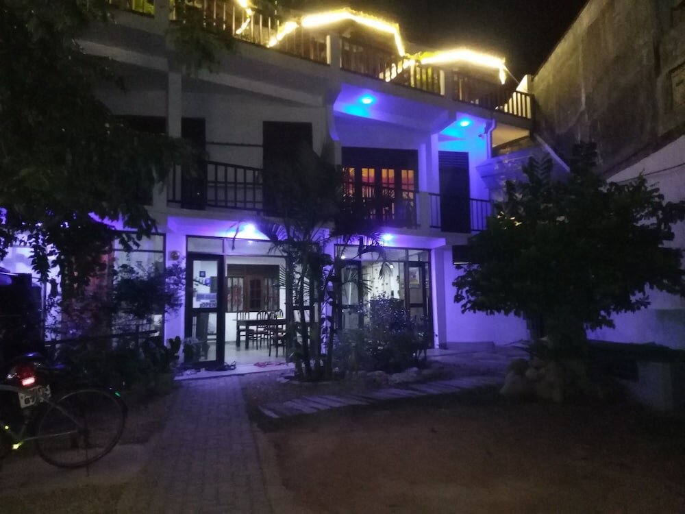 Фото Mirissa Beach Inn