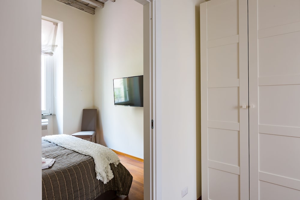 Фото The Royal Story