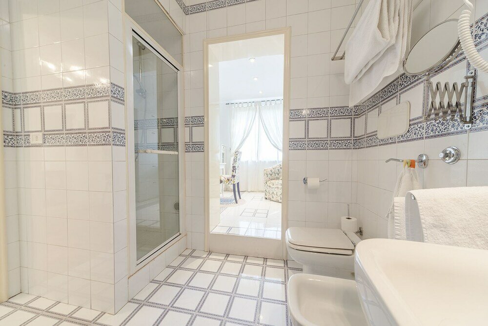 Фото Casale dell'Insugherata B&b Roma