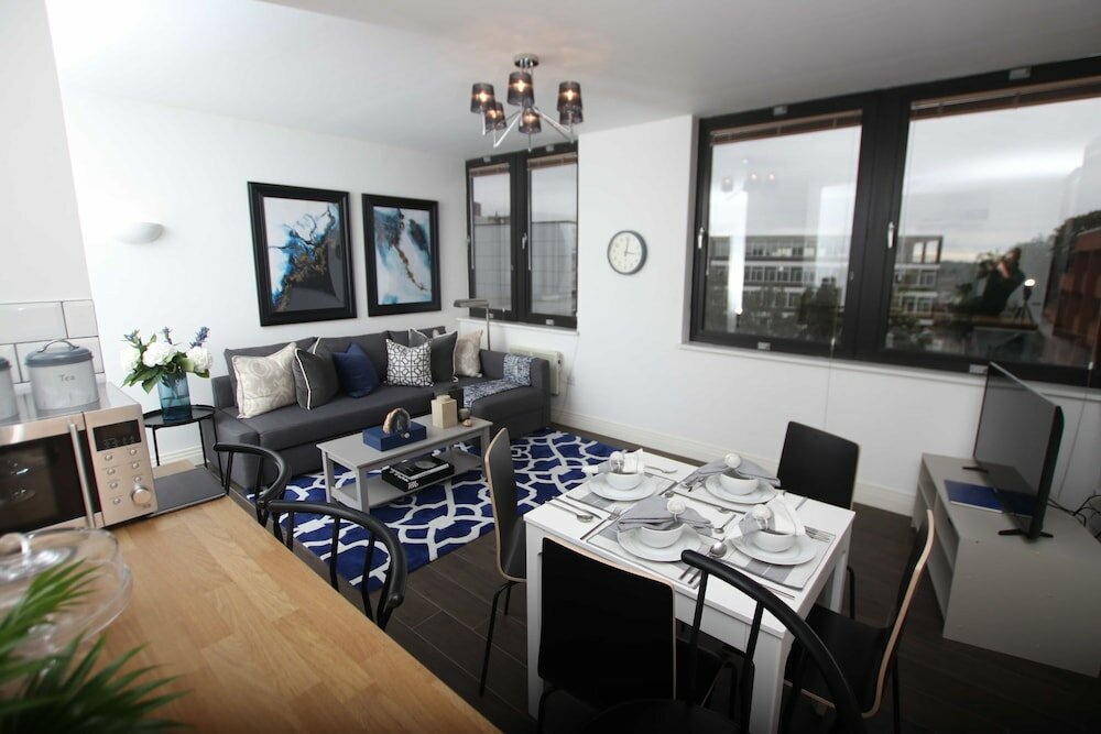 Фото Upton Road Apartments