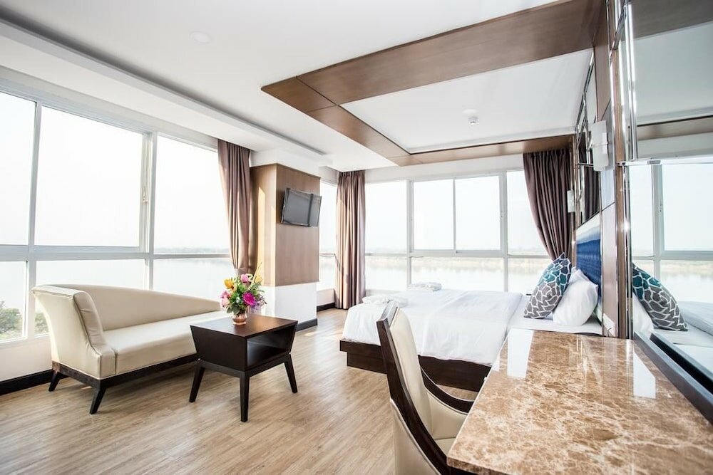 Фото Blu Hotel Nakhon Phanom