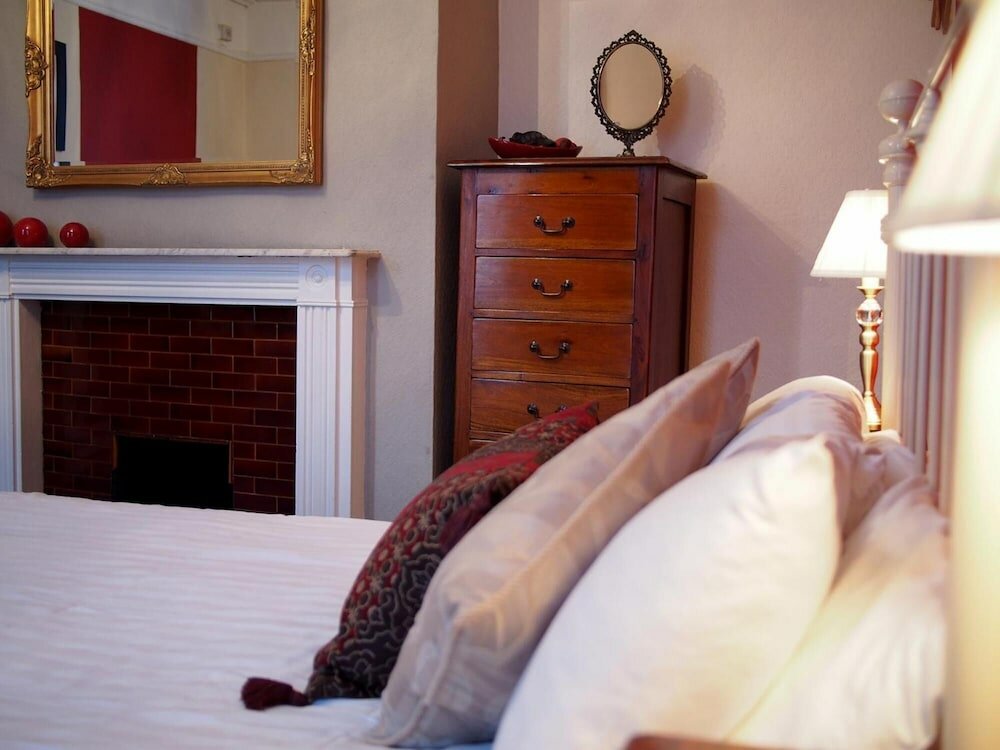 Фото The Coach House Canterbury