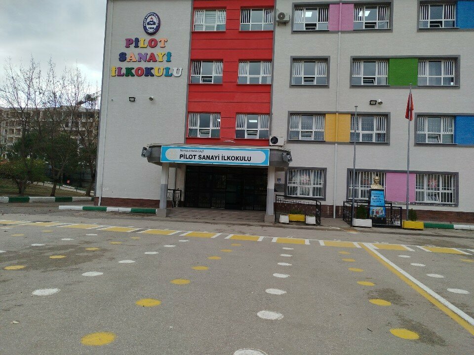 Primary school Pilot Sanayi Ilkokulu, Bursa, photo