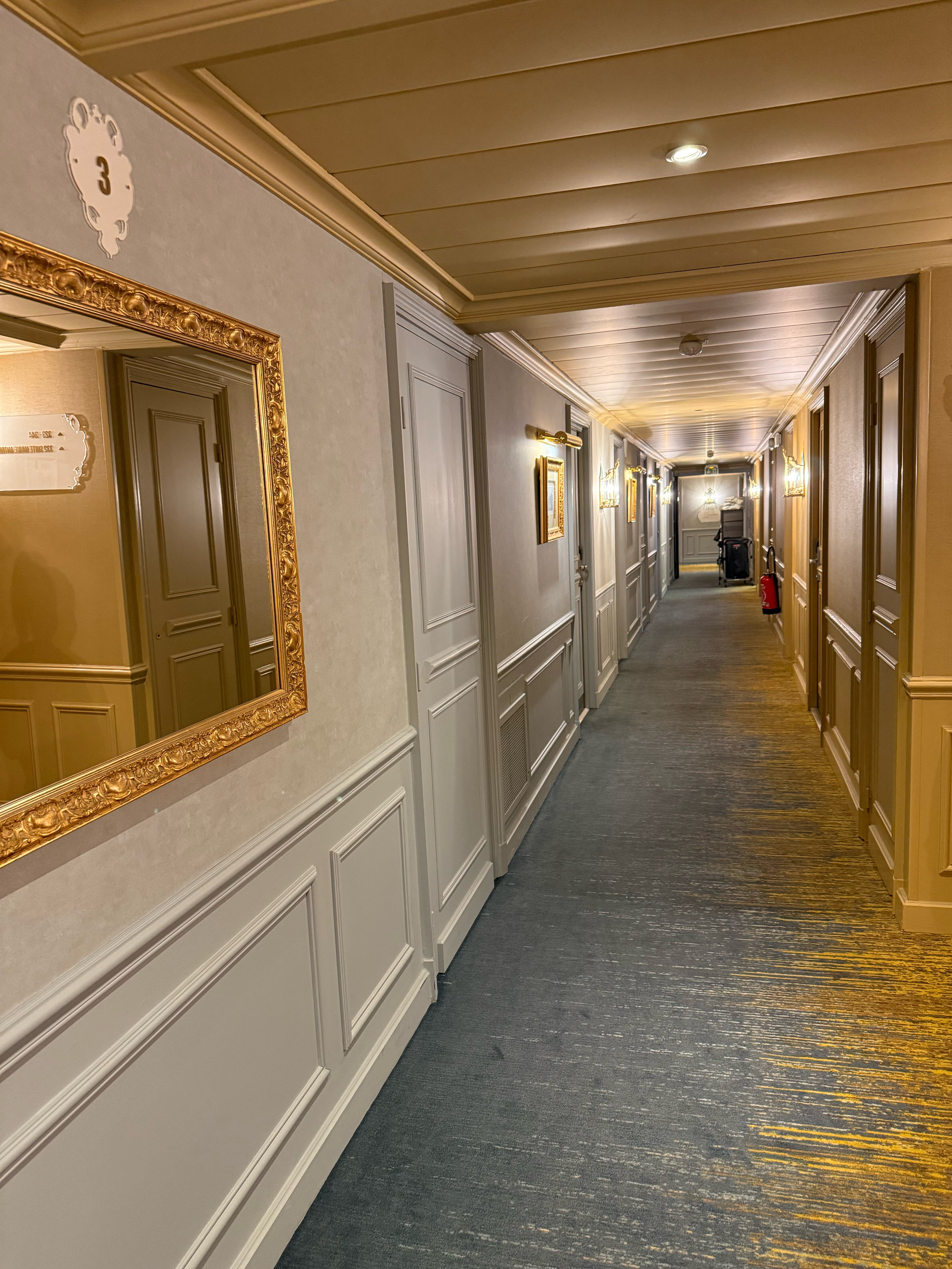 Фото Le Louis Versailles Château MGallery