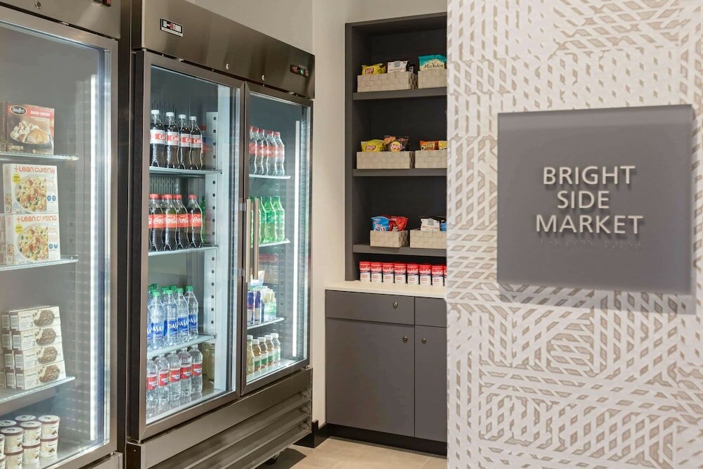 Фото La Quinta Inn & Suites Santa Rosa Sonoma