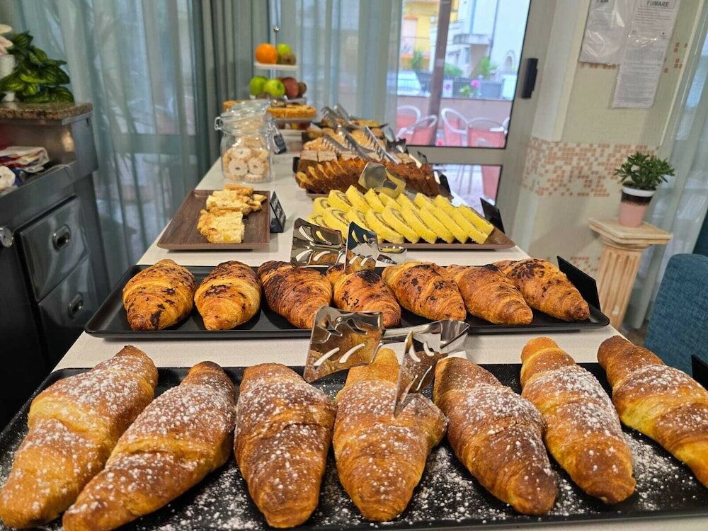 Фото Hotel Nanni Garni