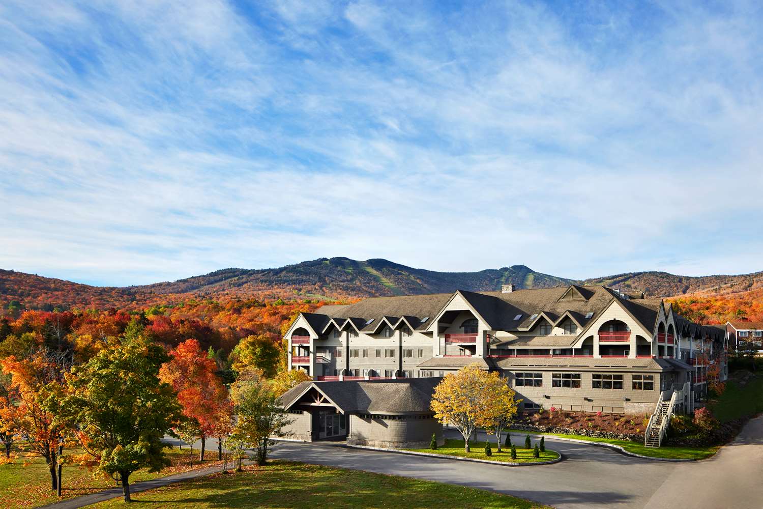 Фото Killington Mountain Lodge, Tapestry Collection by Hilton