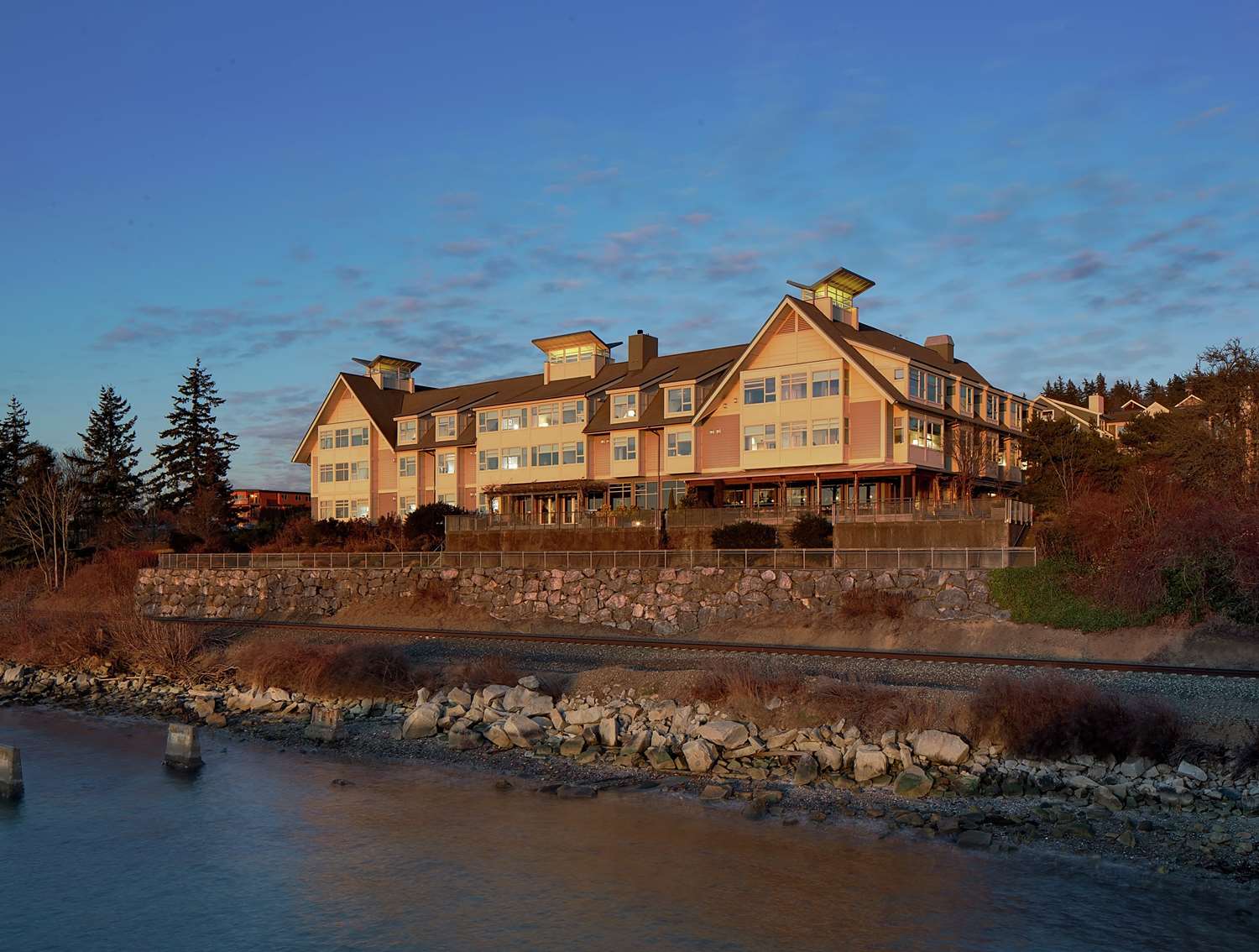 Фото Chrysalis Inn & SPA Bellingham, Curio Collection by Hilton