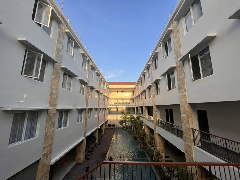 Фото Crystal Kuta Hotel