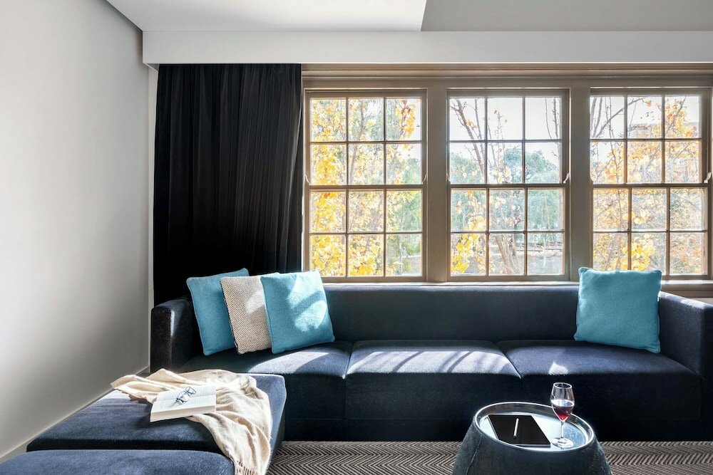 Фото Peppers Gallery Hotel Canberra