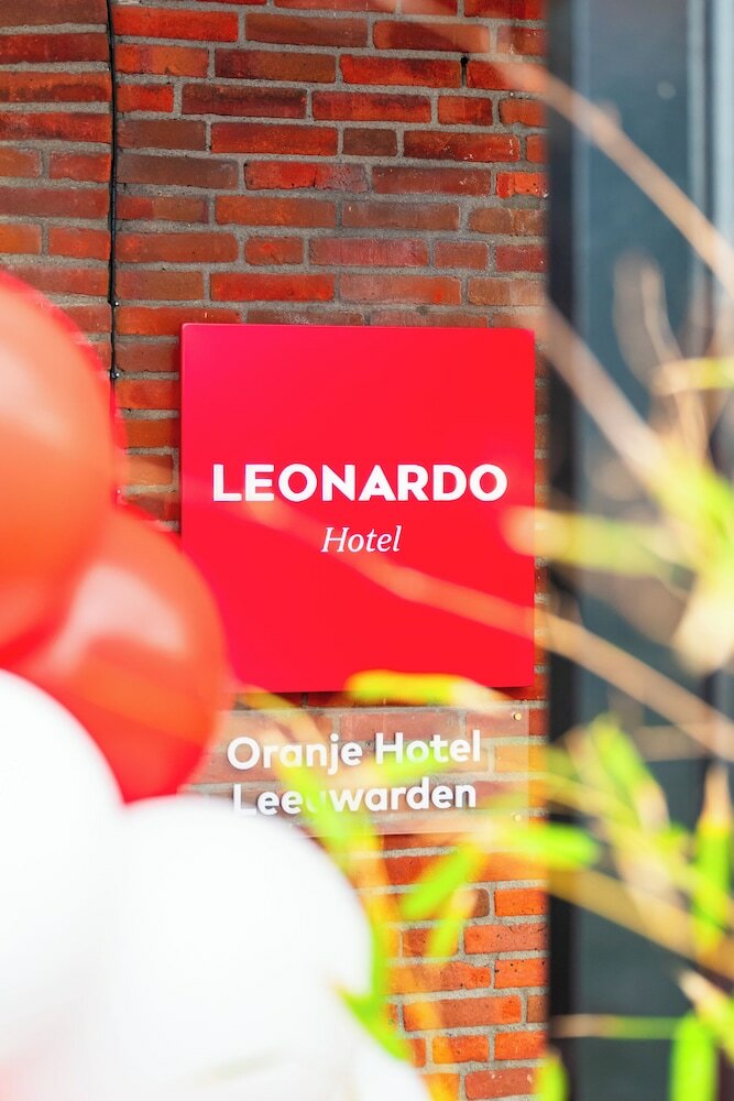 Фото Oranje Hotel Leeuwarden