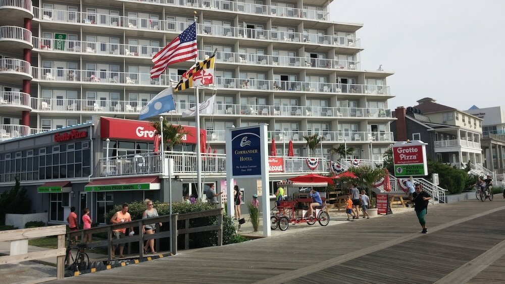 Фото Commander Hotel & Suites