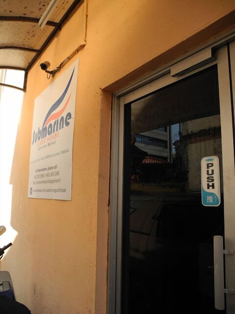 Фото Submarine Guest House Central Market - Hostel