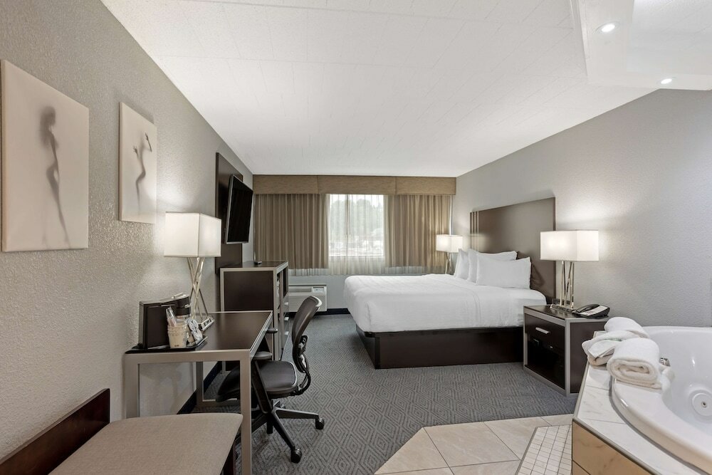 Фото Best Western Plus Reading Inn & Suites