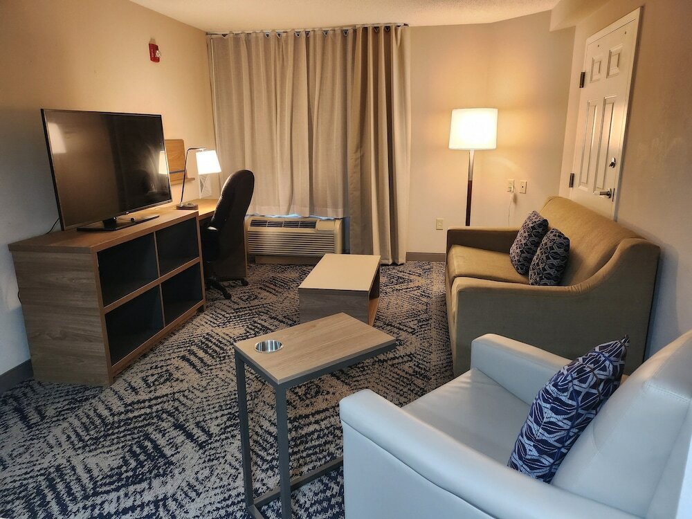 Фото Candlewood Suites Harrisburg, an Ihg Hotel