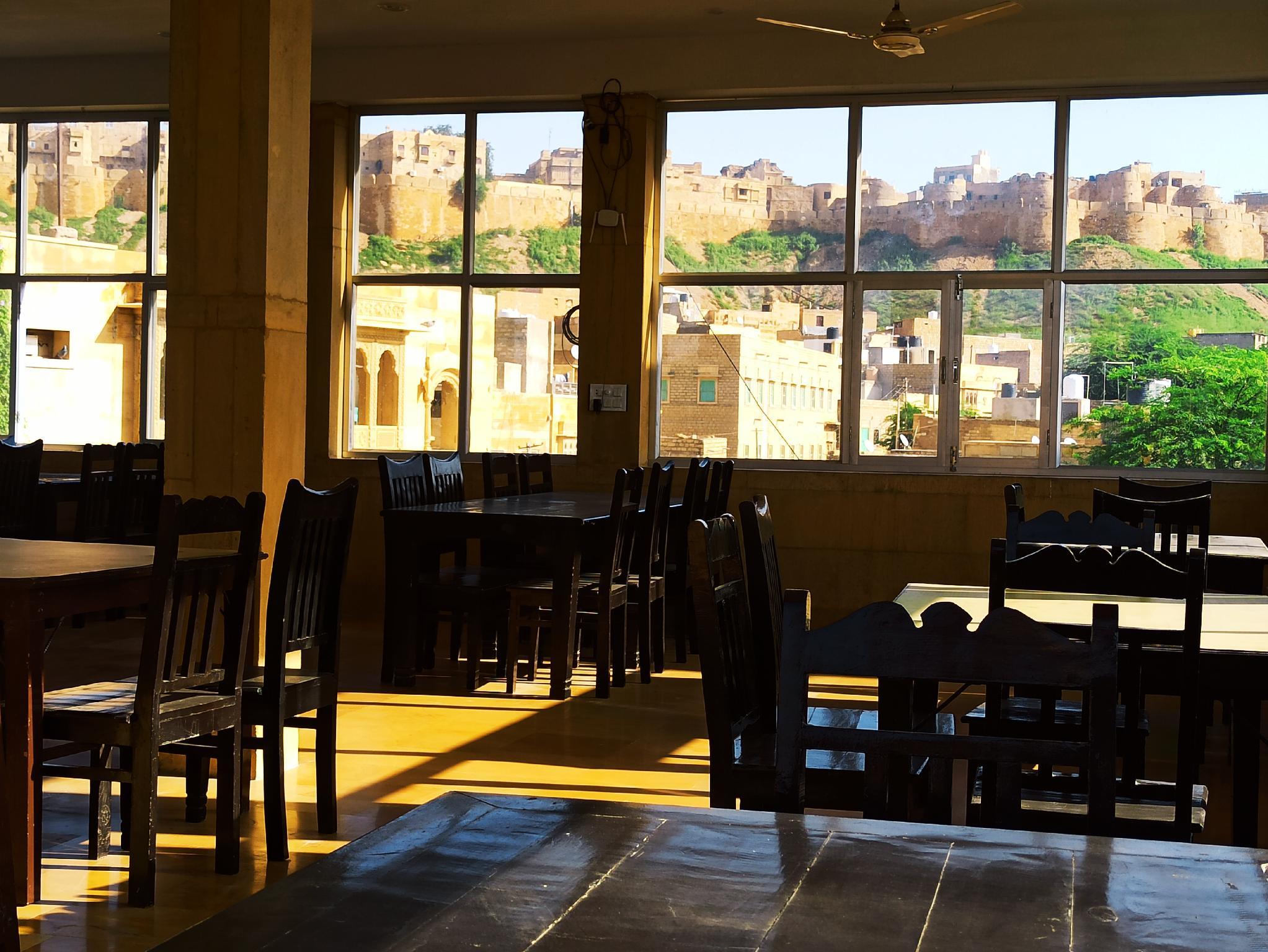 Фото Hotel Royal Haveli