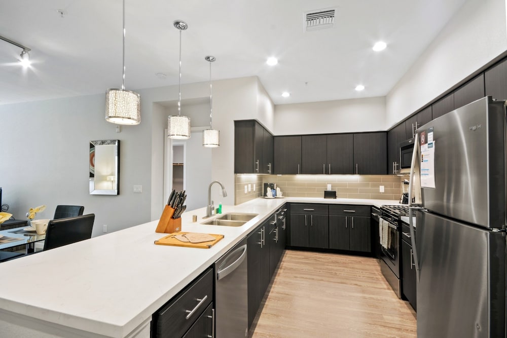 Фото Bluebird Suites near Facebook Hq