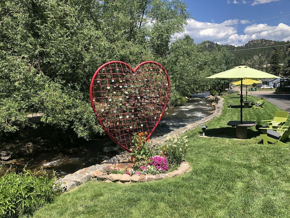 Фото Highland Haven Creekside Inn