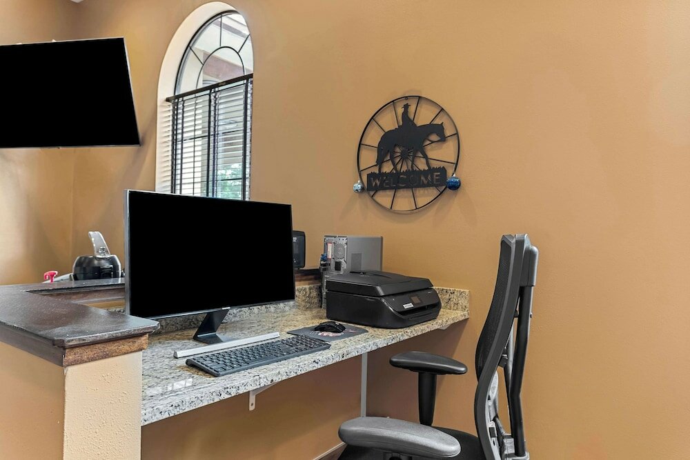 Фото Best Western Moriarty Heritage Inn