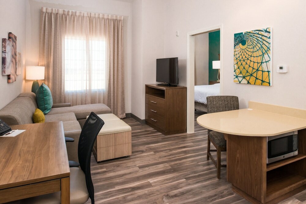 Фото Staybridge Suites Pecos, an Ihg Hotel